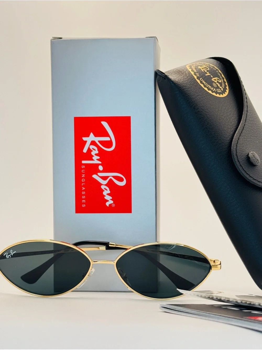 Ray-Ban RB3757